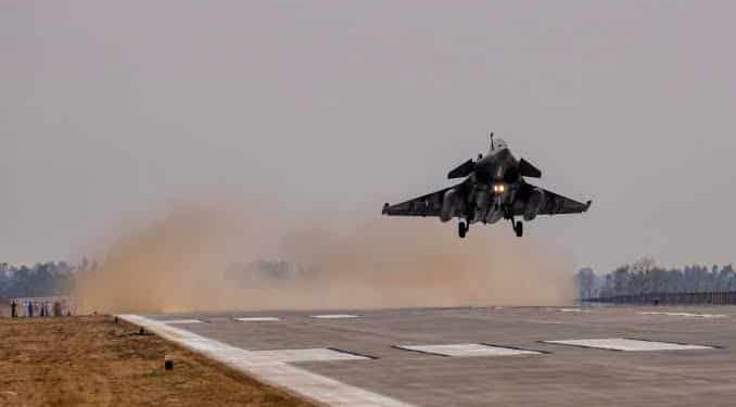 125 Fighter Jets from Pakistan and India Battled for Over an Hour