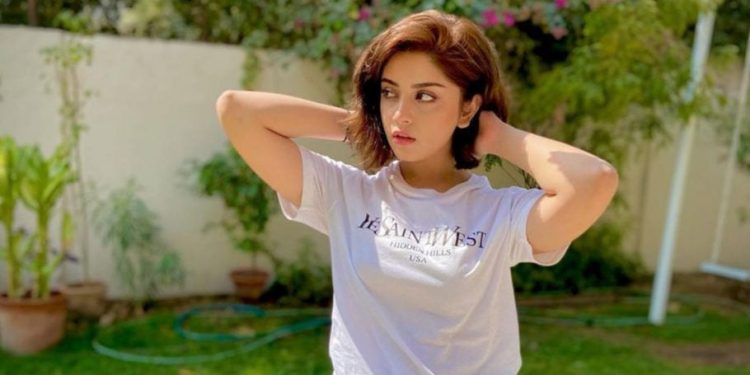 Alizeh Shah slams actors who 'sell self-respect'