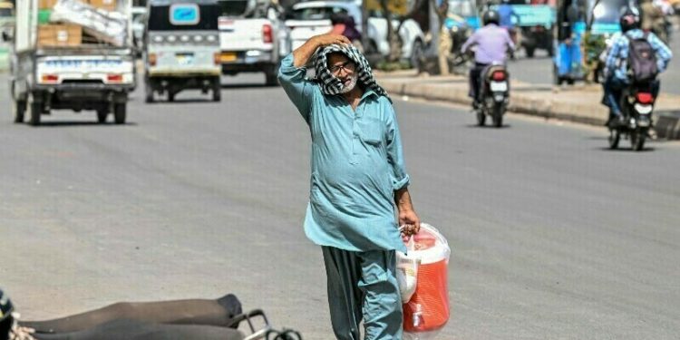 Mercury reaches 43 degree Celsius in Peshawar