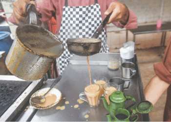 Milk samples collected from over 100 Karachi tea shops found ‘contaminated’