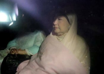 Bangladesh’s ailing former premier Khaleda Zia returns home