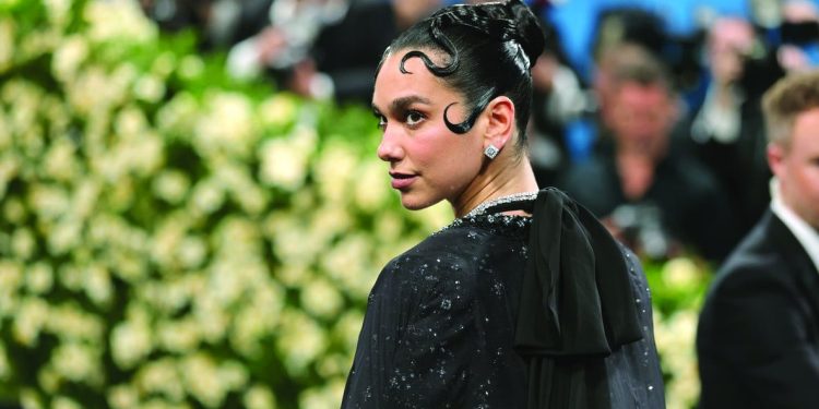 Celebrities urge UK to end arms sales to Israel