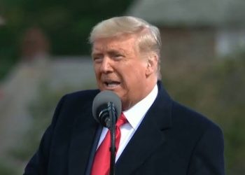 Donald Trump Warns Apple 25% Tarrif on iPhones Made in India or Anywhere else Except US