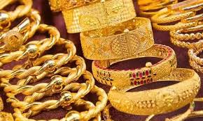 Gold Prices Drop by Rs 10,400 Per Tola in Pakistan