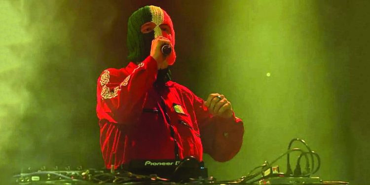 Knee-jerk reaction for Kneecap