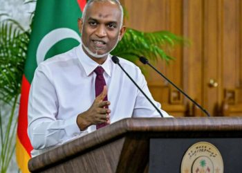Maldives president holds record 15-hour press conference