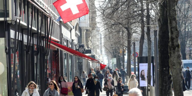 Money laundering risks remain high in Switzerland, financial regulator says