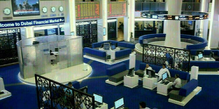Most Gulf bourses settle flat, oil prices fall