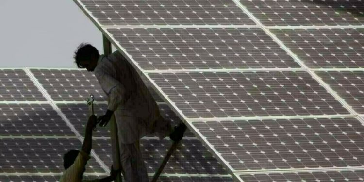 Renewable rush continues in Pakistan: Logistics firm to setup 1MW solar plant