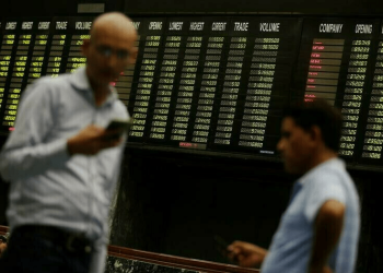 Selling continues at PSX, KSE-100 sheds over 400 points - Markets