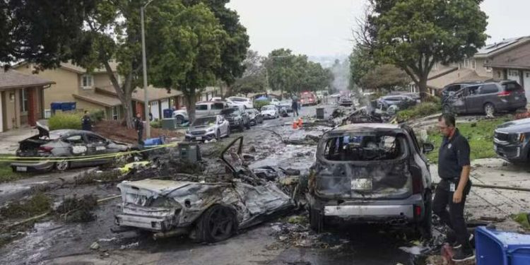 Several dead as plane crashes on California neighbourhood