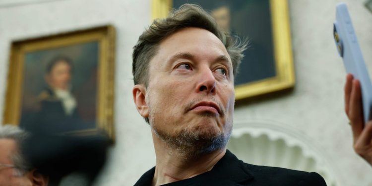 Tesla faces collapsing sales in Canada's Québec province, with new registrations tumbling 85%