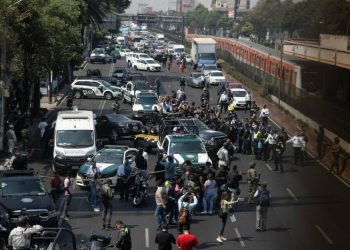 Two top aides to Mexico City mayor shot dead by motorbike killers