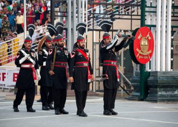 Wagah Border Echoes with Pakistan Zindabad Chants During Flag Lowering Ceremony