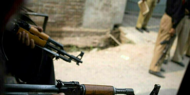 Larkana judge escapes unhurt, police guard killed in dacoits’ firing on convoy