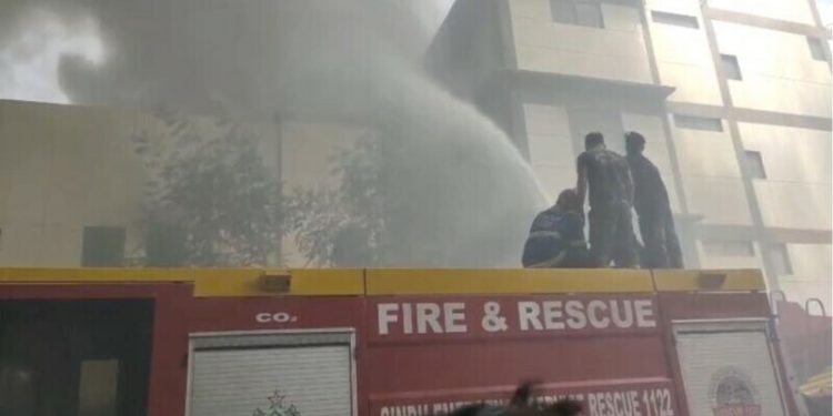 5 injured as blaze in Karachi’s Landhi factory continues to burn