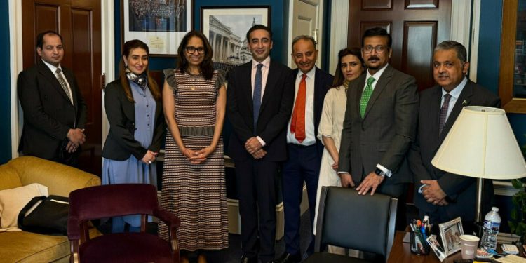 Pakistan seeks global ‘intervention’ in issues with India as diplomatic team lands in London