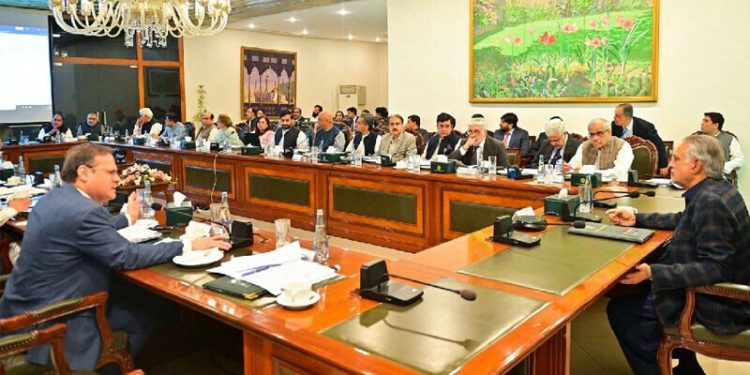 Dar reviews preparations for 12th Pakistan-UAE JMC