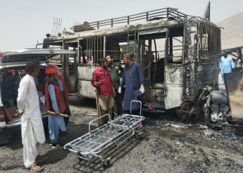 5 dead, 7 injured as bus catches fire after collision with petrol-carrying rickshaw in Quetta