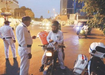 Traffic police in Karachi impound thousands of motorbikes ‘without legal authority’