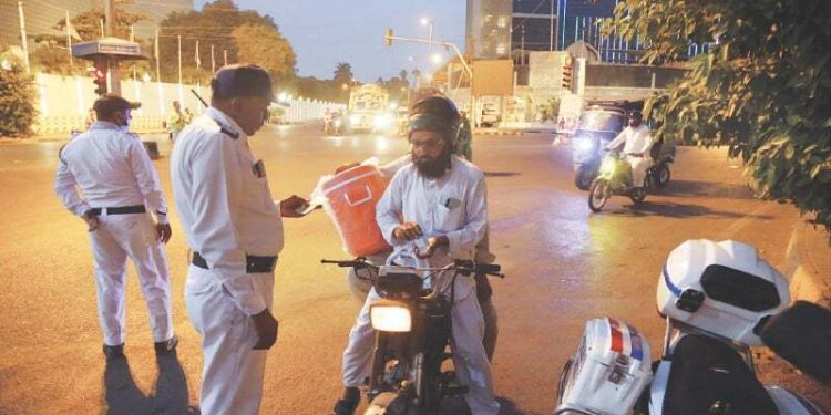 Traffic police in Karachi impound thousands of motorbikes ‘without legal authority’