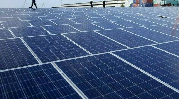 Bangladesh pushes solar to tackle energy woes