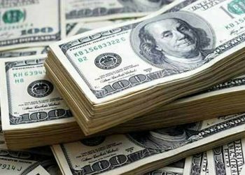 Dollar mired in US economic weakness and trade limbo