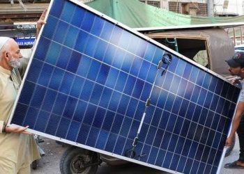 Govt Aims to Generate Rs. 20 Billion in Revenue From 18% GST on Imported Solar Panels