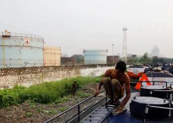 Hindustan Oil Exploration Company halts output in west Indian basin