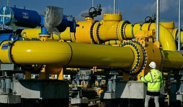 Hungary says it supplies Ukraine with Russian gas