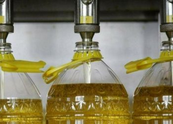 India cuts import tax on crude edible oils to help reduce food prices