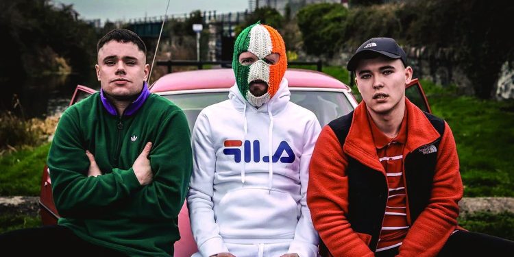 Kneecap court controversy, critics