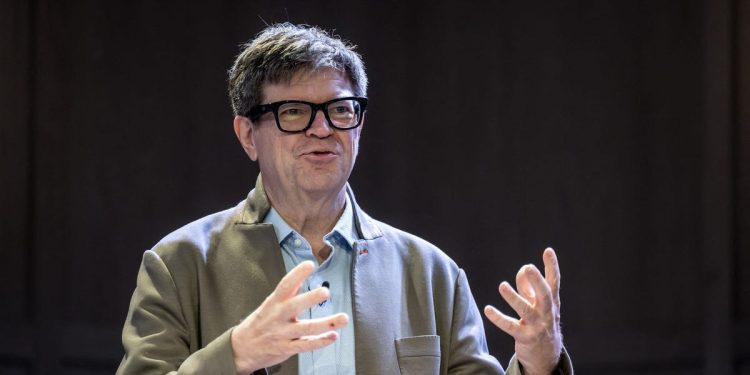 Meta's chief AI scientist says all countries should contribute data to a shared open-source AI model