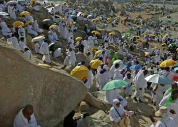 Million-plus pilgrims to begin Hajj under blazing sun