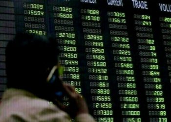 PSX plunges amid US-Iran tensions, KSE-100 sheds nearly 2,400 points