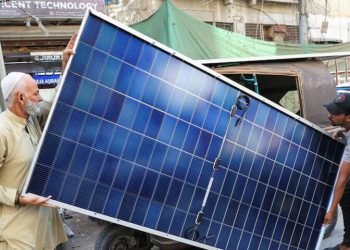 Pakistan’s solar surge lifts it into rarefied 25% club
