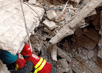 5 injured, rescue efforts underway as building collapses in Karachi’s Lyari