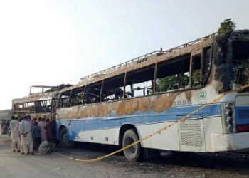 Eight die, 19 injured in bus-trailer collision