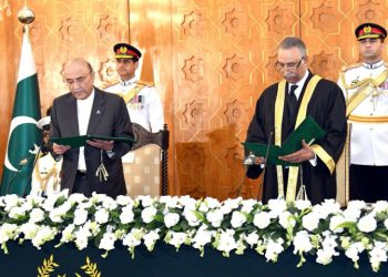 Justice Dogar, 3 others take oath as regular high court CJs