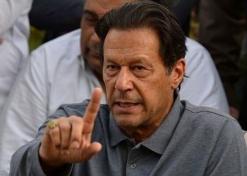 Imran prohibits PTI members from going public with party’s internal matters