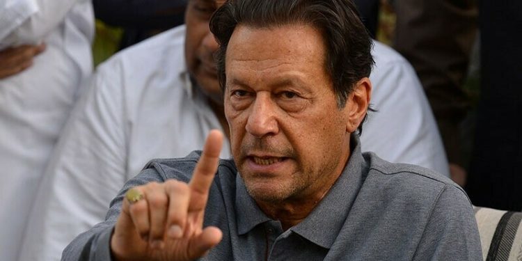 Imran prohibits PTI members from going public with party’s internal matters