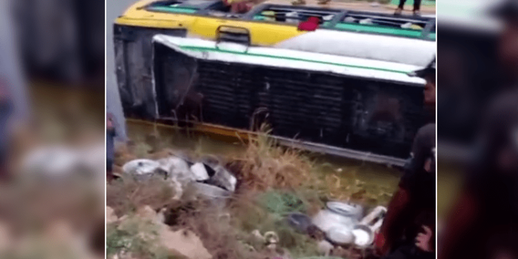 6 killed, 12 injured as bus overturns in Sindh’s Thatta: rescue service