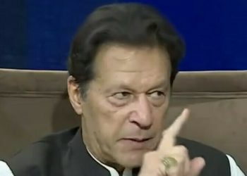 Imran decries lack of ‘meaningful momentum’ for Aug 5 protest, orders PTI to shun all differences