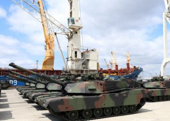 Australia delivers Abrams tanks to Ukraine for war with Russia