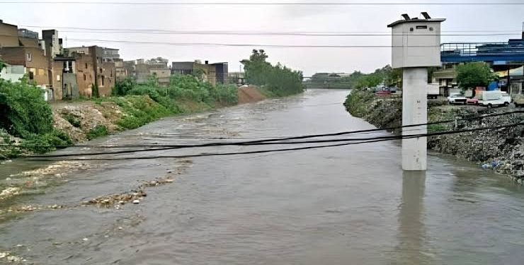 Batteries Stolen From Flood Warning System in Rawalpindi