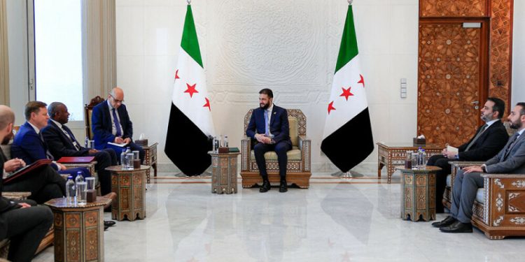 British FM meets Syrian president in Damascus