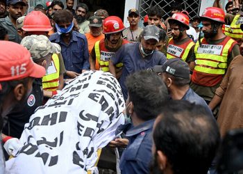 Death toll in Lyari building collapse stands at 27 as rescue operation ends on 3rd day