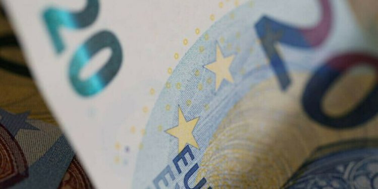 Euro rises after US, EU agree to tariff deal
