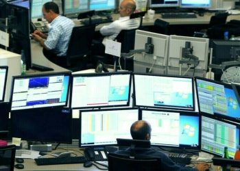 European shares close lower as US-EU trade deal draws mixed response