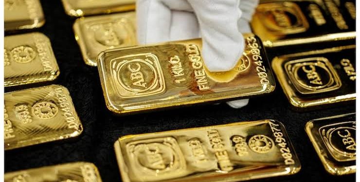 Good News! Gold Price Drops by Rs. 3,000 Per Tola Across Pakistan